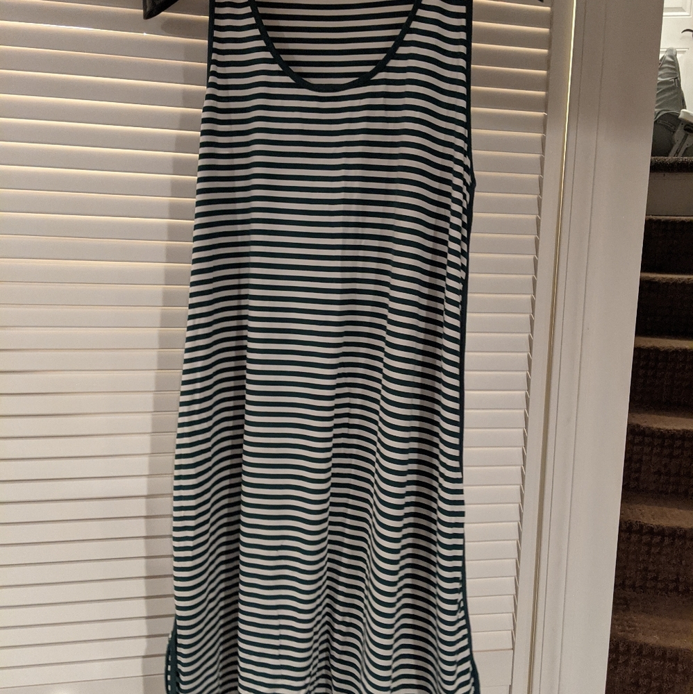Maternity/nursing tunic style gown